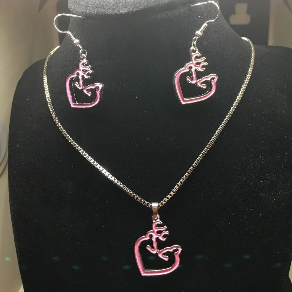 Buck/Doe Heart necklace/earrings set‎